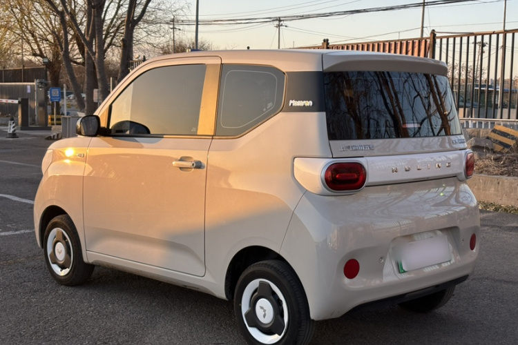 五菱汽车 宏光MINIEV 2024款 第三代 215km 青春版车身外观6007