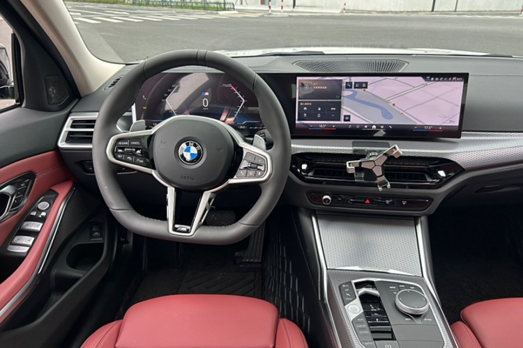 宝马3系 2025款 330Li M运动曜夜套装中控内饰7009