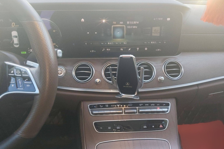 奔驰E级 2021款 E 260 L 4MATIC局部细节16