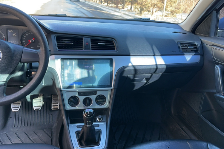 大众 朗逸 2013款 改款经典 1.6L 手动风尚版局部细节16