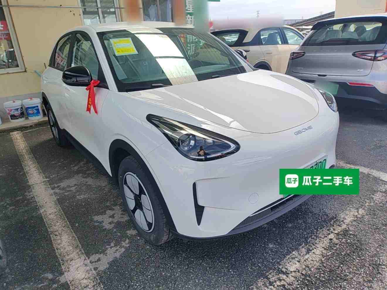 车辆右前45度外观实拍