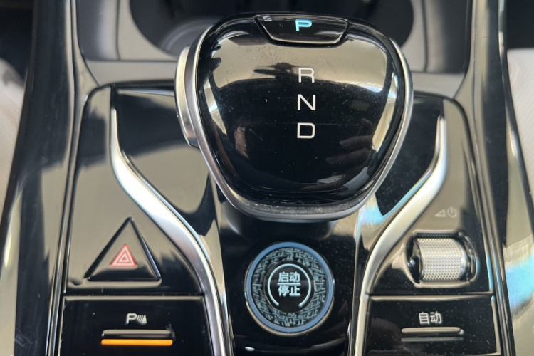 比亚迪 秦PLUS 2024款 荣耀版 DM-i 55KM领先型局部细节9003