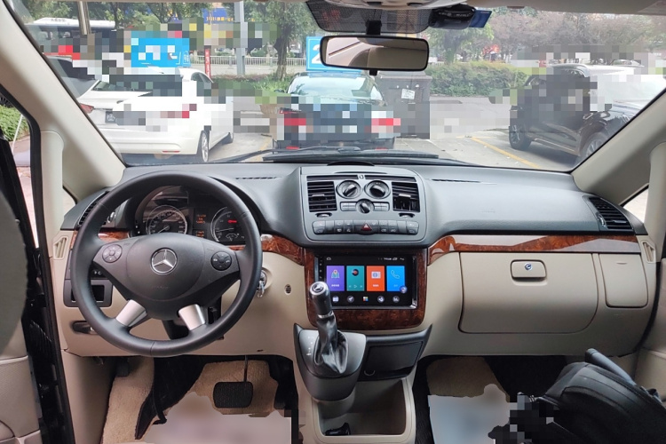 奔驰 唯雅诺 2013款 3.0L 舒适版中控内饰7002
