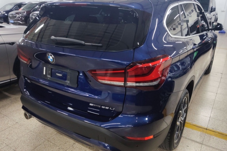 宝马X1 2020款 sDrive25Li 领先型车身外观6005