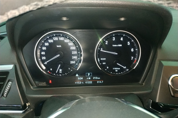 宝马1系 2020款 120i 时尚型局部细节14