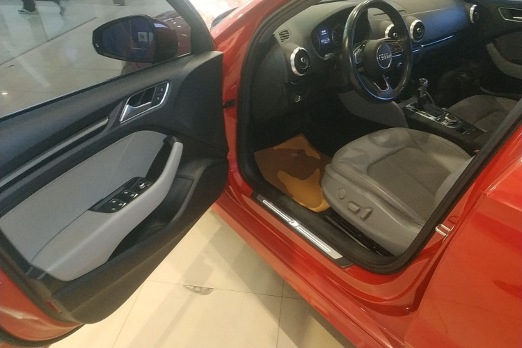 奥迪A3 2019款 Limousine 35 TFSI 时尚型 国V中控内饰7003