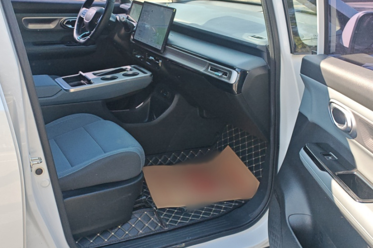 埃安 AION Y 2023款 Plus 510 乐享版中控内饰7005