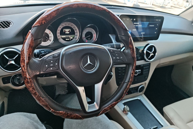 奔驰GLK级 2013款 GLK 300 4MATIC 动感天窗型中控内饰12