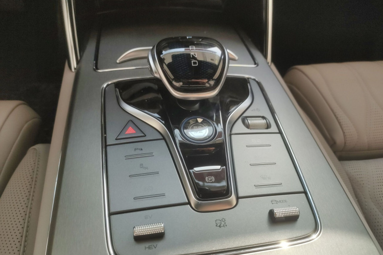 比亚迪 唐新能源 2025款 DM-i 115KM 旗舰型局部细节18