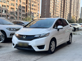 本田 飞度 2016款 1.5L LXS CVT舒适天窗版