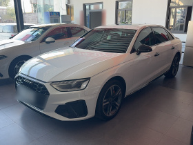 奥迪A4L 2022款 40 TFSI 豪华动感型