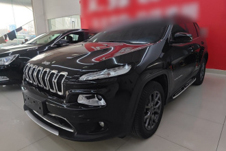 Jeep 自由光 2020款 2.0L 两驱经典运动版