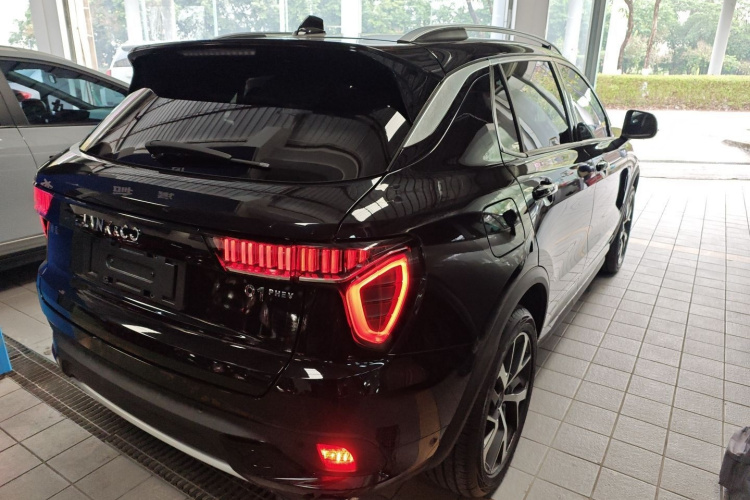 领克01 EM-P 2019款 1.5T PHEV 劲Pro 国VI车身外观6005