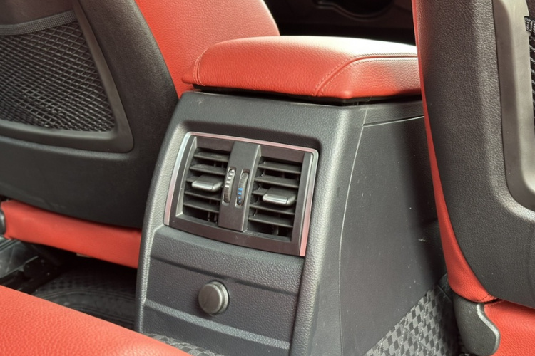 宝马3系 2019款 320i M运动曜夜版中控内饰7004