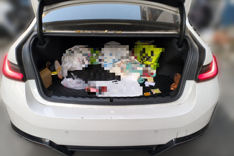 宝马i3 2024款 eDrive 35 L中控内饰23