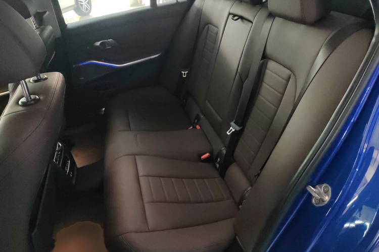 宝马3系 2020款 325i M运动曜夜套装中控内饰21