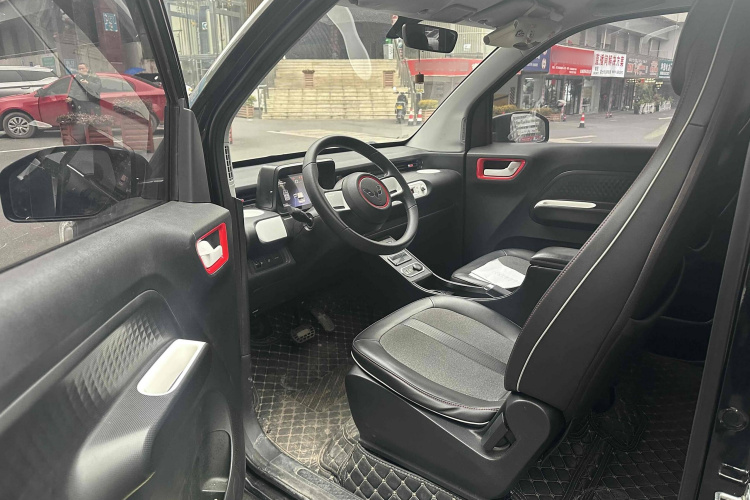 五菱汽车 宏光MINIEV 2022款 GAMEBOY 200km 玩咖款 磷酸铁锂中控内饰7001