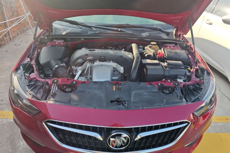 别克 君威 2017款 28T 尊享型机舱底盘24