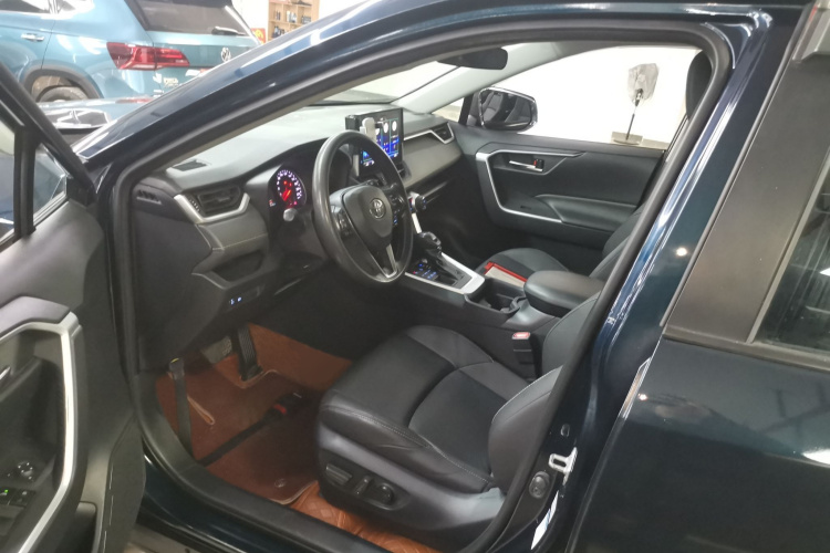 丰田 威兰达 2020款 2.0L CVT四驱豪华版中控内饰7003