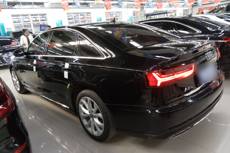 奥迪A6L 2018款 30周年年型 35 TFSI 时尚型车身外观4