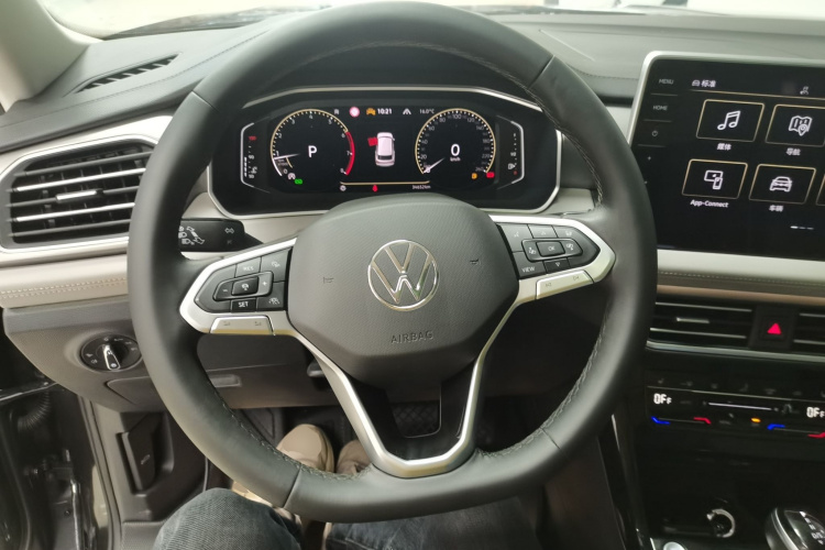 大众 探岳 2023款 330TSI 两驱R-Line高能版中控内饰13