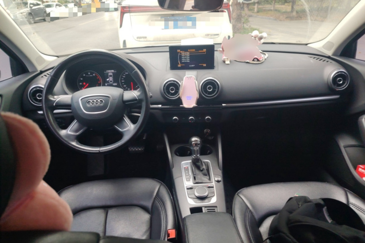 奥迪A3 2016款 Limousine 35 TFSI 进取型中控内饰12