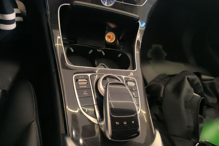 奔驰C级 2016款 C 200 L 运动型局部细节18