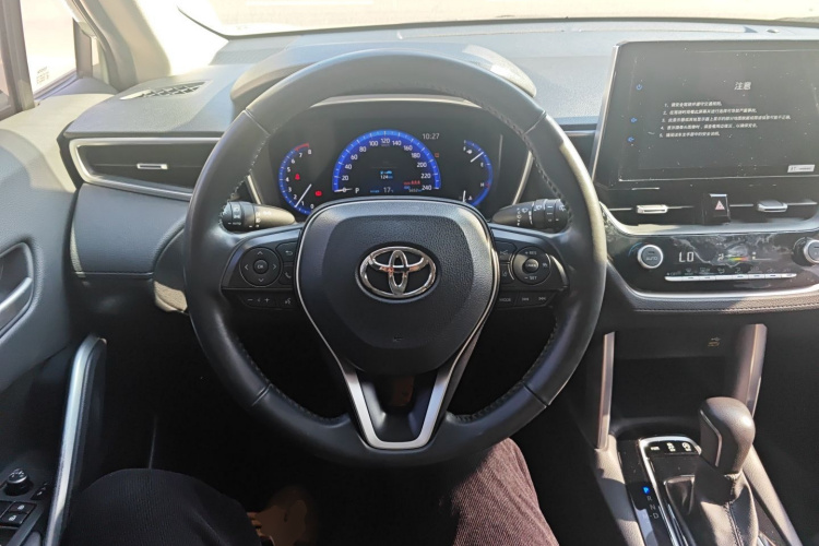 丰田 卡罗拉锐放 2022款 2.0L 旗舰版局部细节13