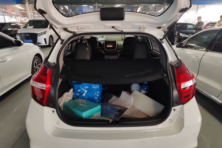 丰田 威驰FS 2019款 1.5L CVT锋驰版机舱底盘23