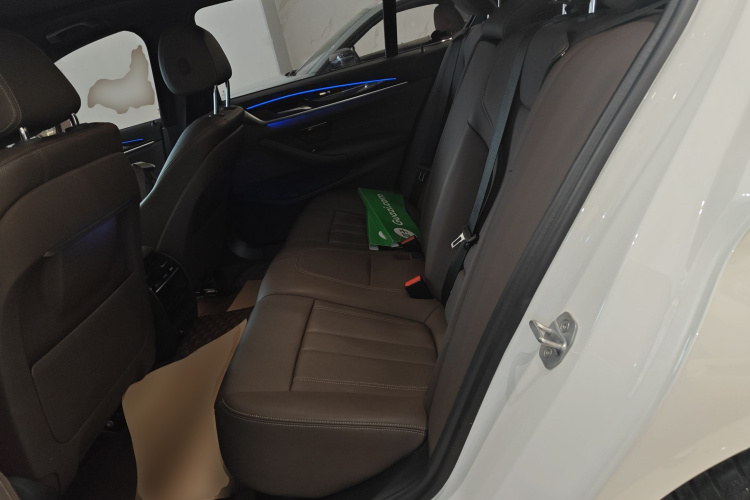 宝马5系 2019款 改款 525Li M运动套装中控内饰21