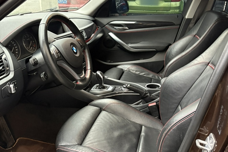 宝马X1 2014款 sDrive18i 运动设计套装中控内饰7005