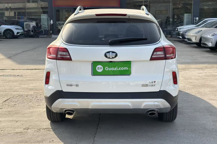 奔腾X80 2017款 1.8T 自动豪华型车身外观6