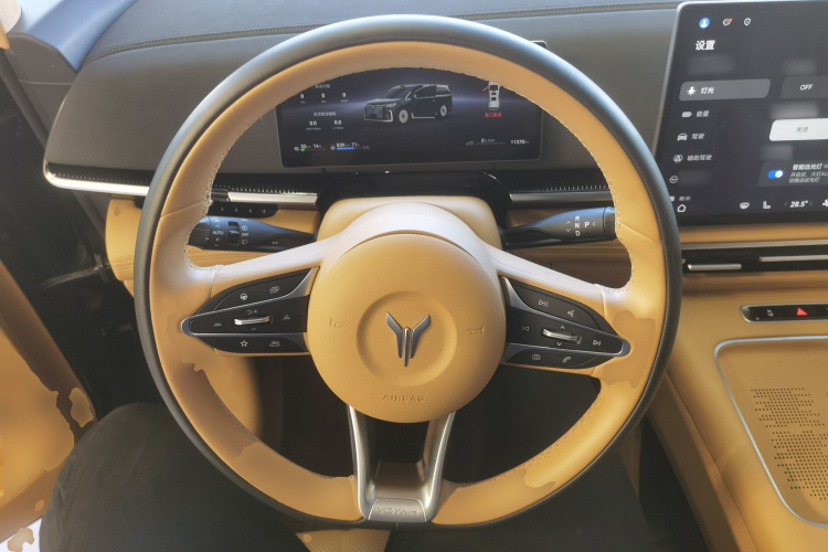 岚图汽车 岚图梦想家 2025款 PHEV 四驱旗舰乾崑版局部细节13