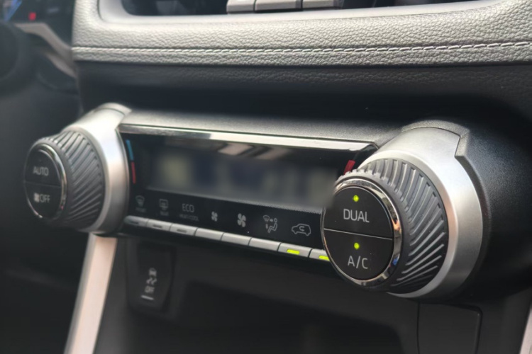 丰田 RAV4荣放 2020款 双擎  2.5L E-CVT两驱精英版中控内饰7004