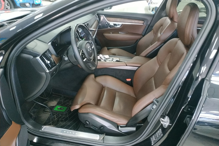 沃尔沃S90 2024款 B5 智远豪华版中控内饰19