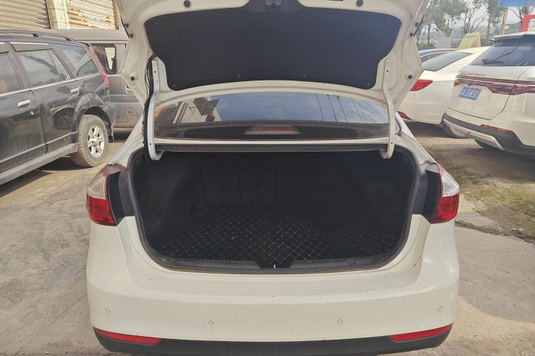 起亚K3 2016款 1.6L 手动GLS机舱底盘23