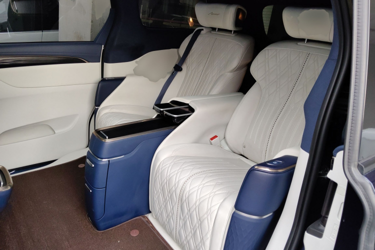 别克GL8 2020款 Avenir艾维亚 四座尊礼版中控内饰7004