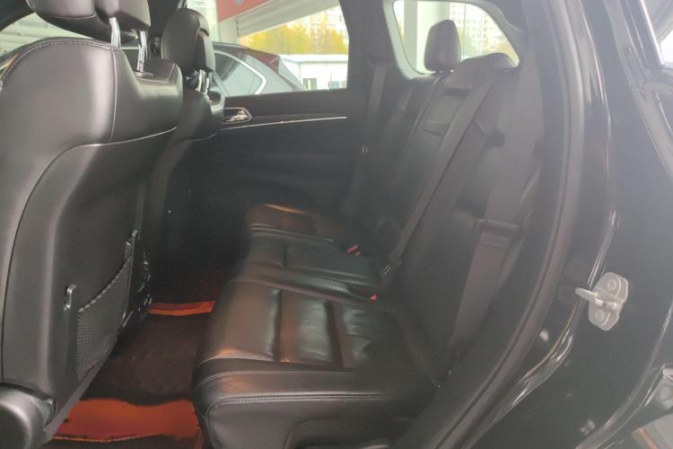 Jeep 大切诺基(进口) 2020款 3.0L 精英导航版中控内饰21