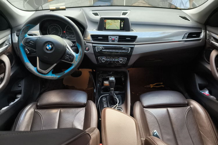 宝马X1 2016款 sDrive20Li 豪华型中控内饰12