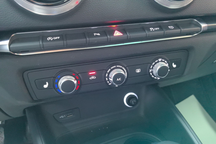 奥迪A3 2019款 Sportback 35 TFSI 时尚型 国VI中控内饰7006