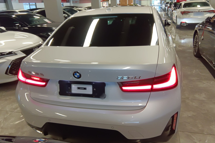 宝马3系 2023款 325Li M运动套装车身外观6