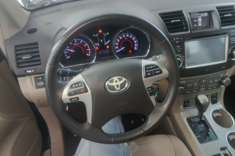 丰田 汉兰达 2012款 2.7L 两驱7座豪华版局部细节13