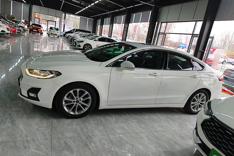 福特 蒙迪欧 2020款 EcoBoost 180 时尚型车身外观4