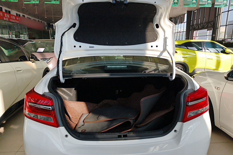 丰田 威驰 2019款 1.5L CVT创行版机舱底盘23