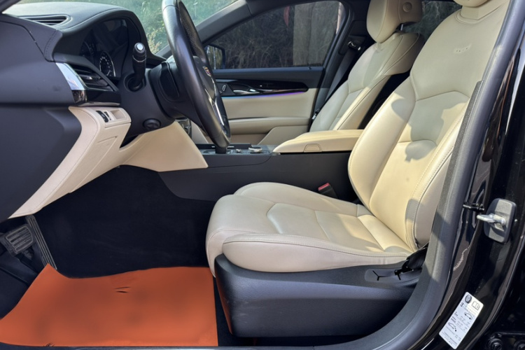 凯迪拉克CT6 2021款 28T 时尚型中控内饰7012