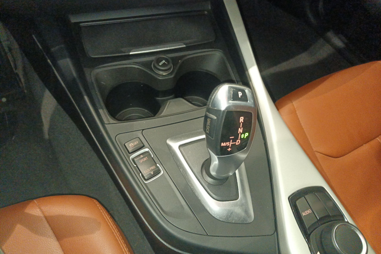 宝马1系(进口) 2016款 118i 领先型局部细节18