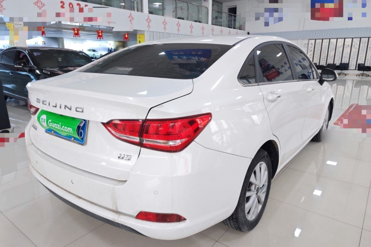 北京汽车 北京U5 2020款 1.5L 手动尊贵版 国VI车身外观7