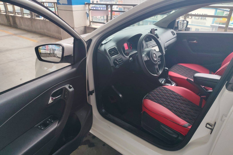 大众 Polo 2013款 1.4L 自动舒适版中控内饰20