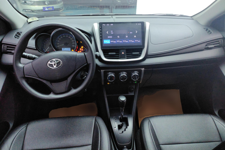 丰田 威驰FS 2019款 1.5L CVT锋驰版中控内饰12