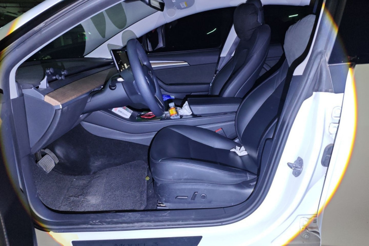 特斯拉 Model 3 2021款 标准续航后驱升级版局部细节19